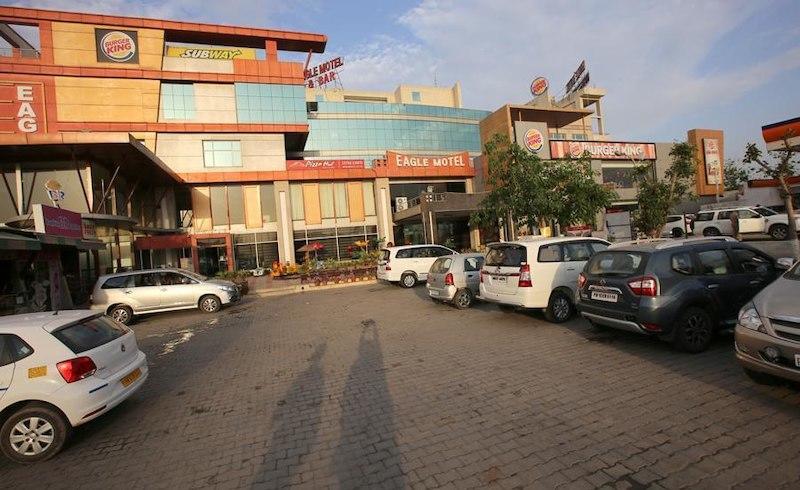 Eagle Motel Rājpura Kültér fotó