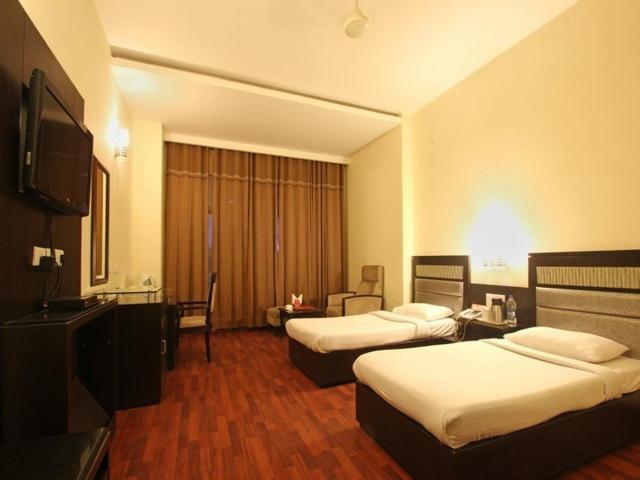 Eagle Motel Rājpura Kültér fotó